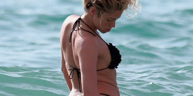 Shakira Muestra Su Figura En Bikini El Informador