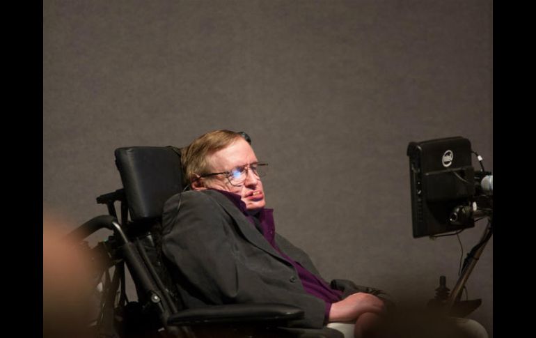 Hawking, aseguró que la tecnología tiene que ser controlada para evitar que destruya a la raza humana. AP / ARCHIVO