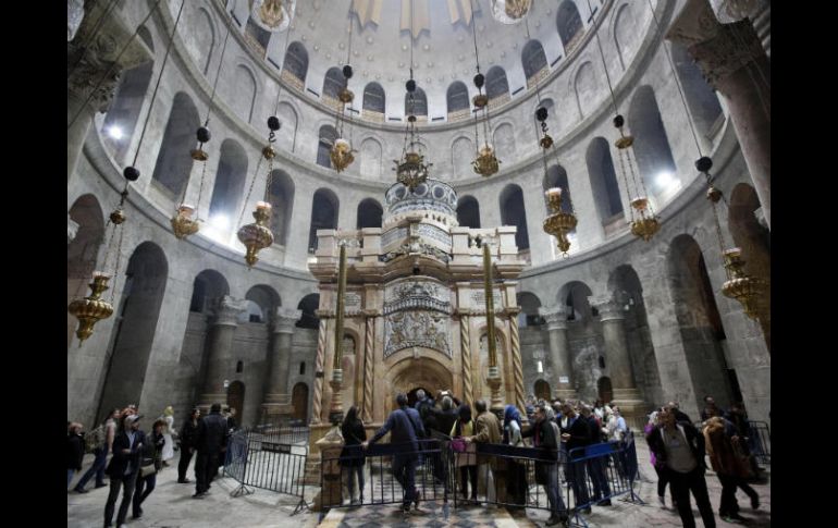 Los obras costaron 3.4 millones de euros, financiados por las tres principales confesiones cristianas del Santo Sepulcro. EFE / A. Sultan