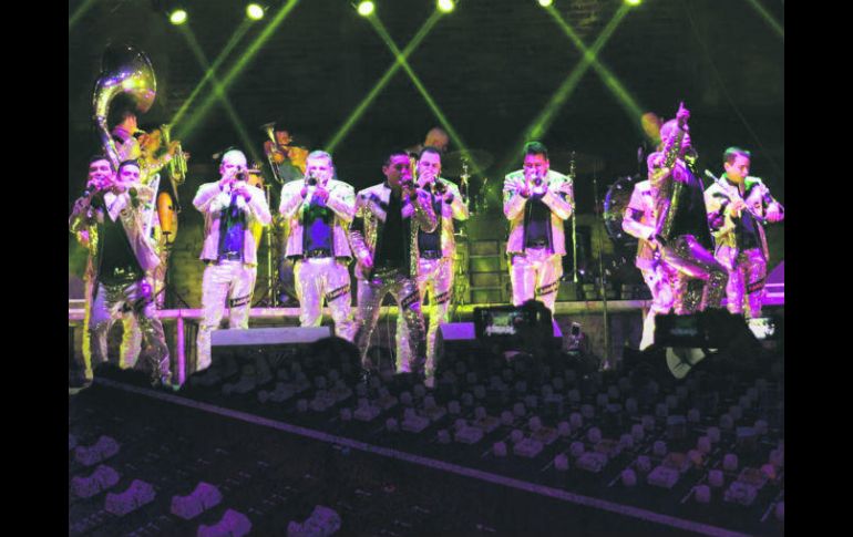 La Séptima Banda. El grupo, con la intención de dejar huella en el escenario de los Premios Juventud. ESPECIAL /