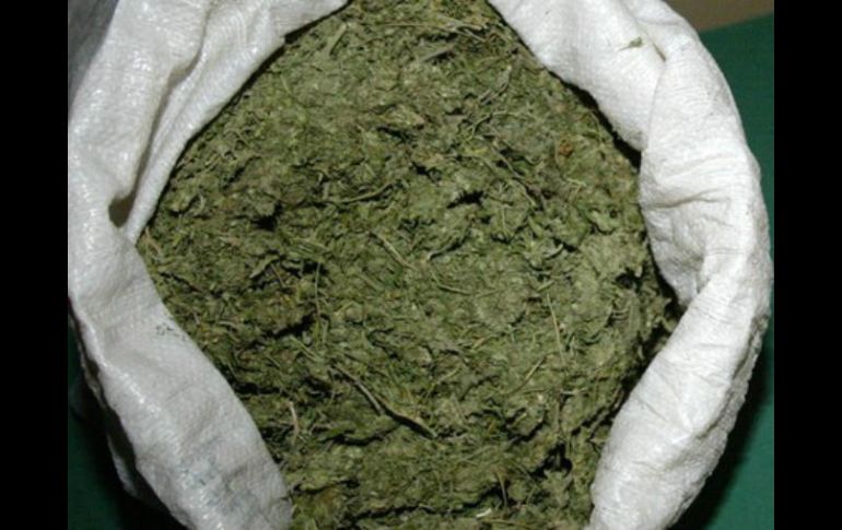 Los efectivos federales localizan y aseguran 31 paquetes confeccionados con cinta canela conteniendo 18 kilos de mariguana. EL INFORMADOR / ARCHIVO