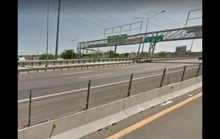 El incidente ocurre en los carriles centrales de la carretera a Zapotlanejo, con dirección a San Pedrito. ESPECIAL / Google Street View