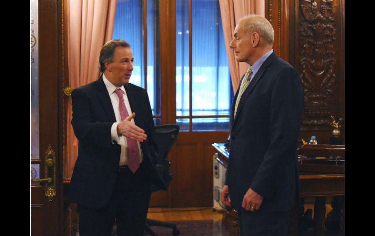 En la foto, el secretario de Hacienda, José Antonio Meade y el secretario de Seguridad Interna de EU, John Kelly. TWITTER / @JoseAMeadeK