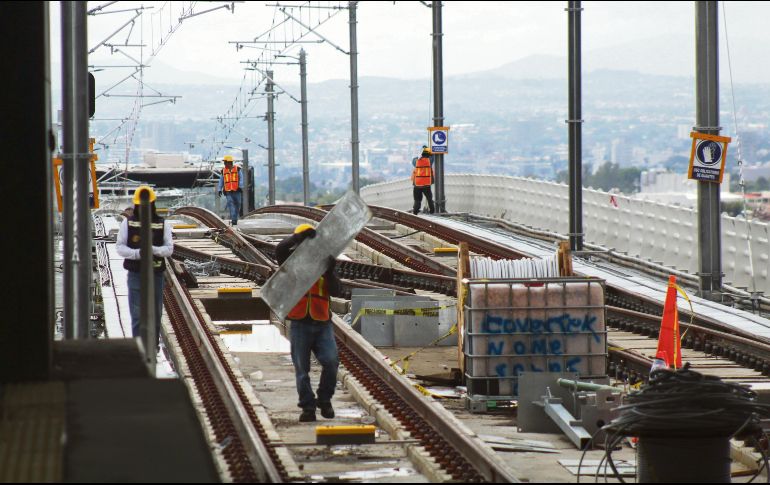 Se espera que la línea 3 del tren ligero esté terminada este año; sin embargo, solo operarán los dos viaductos, ya que el tramo subterráneo continuará en fase de pruebas. EL INFORMADOR.