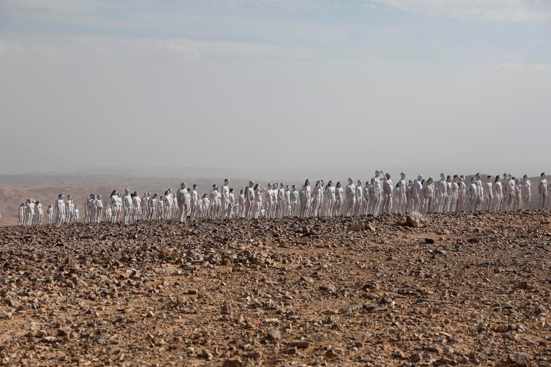 Spencer Tunick Retrata A Cientos De Personas Desnudas En El Mar Muerto