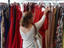 Al momento de vestir, algunos trucos de estilo pueden ayudarnos a conseguir ciertos efectos como hacernos lucir más altas o más delgadas. EL INFORAMDOR / ARCHIVO