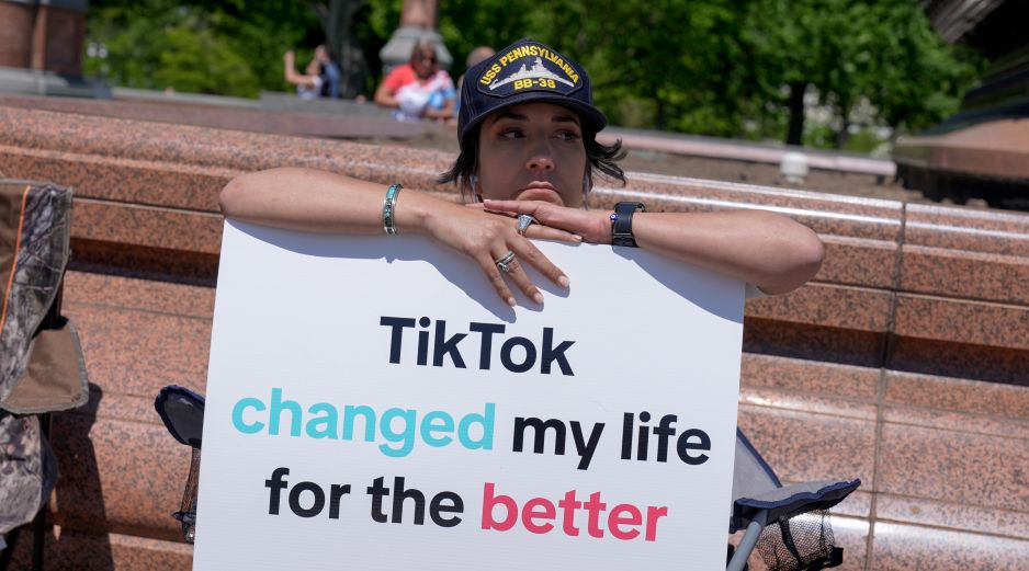 TikTok buscará revertir la ley que lo obliga a vender sus acciones en EU, ya que no tiene intenciones de hacerlo. (AP / Mariam Zuhaib)