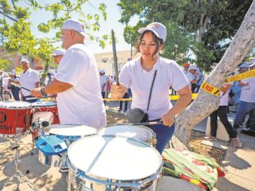 La conmemoración del Día del Trabajo en Guadalajara se llevó a cabo en un clima de música en el que los miembros de las asociaciones sindicales destacaron los avances que se han conseguido en los últimos años. EL INFORMADOR/A. Navarro