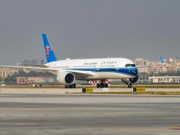 El avión Airbus A350 presta servicio en la ruta aerea directa conectando a Shenzhen, en el sur de China, con la Ciudad de Mexico en el Aeropuerto Internacional de Bao