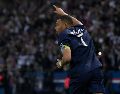 Mbappé de despidió marcando un gol en la derrota de este domingo 3-1 ante Tolosa en la liga francesa. AP/ C. Ena.