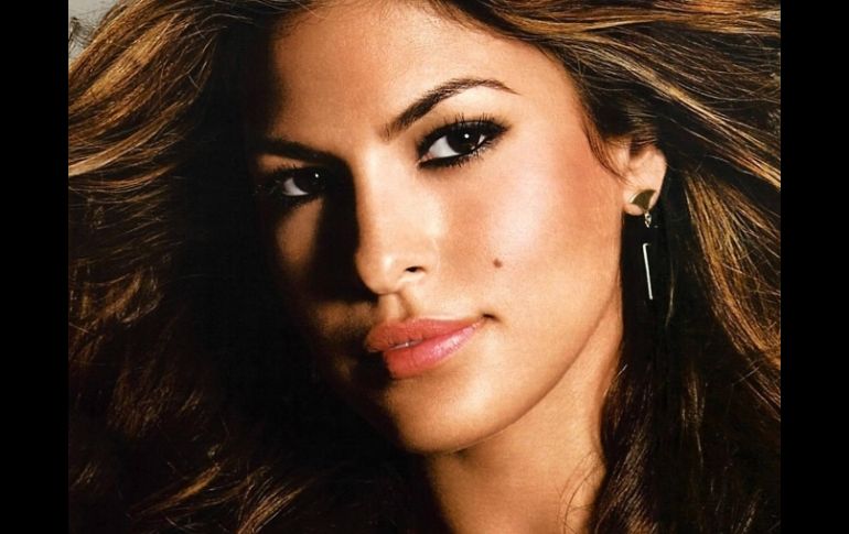 ¿Demasiado sexy? En la capaña publicitaria aparecía la actriz Eva Mendes. ESPECIAL /