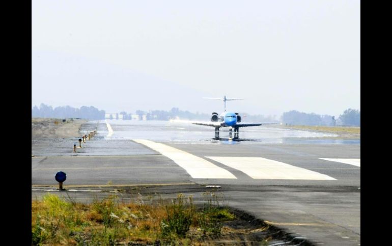 Empresarios afirman que la suspensión de las acciones del GAP en la Bolsa afectará obras en el aeropuerto tapatío. E. PACHECO  /