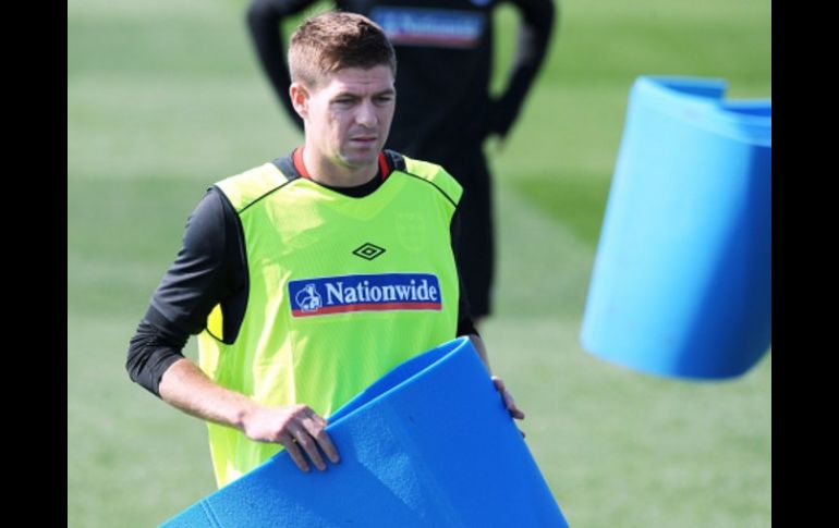 Gerrard podría convertirse en nuevo jugador merengue en los próximos dias. AFP  /