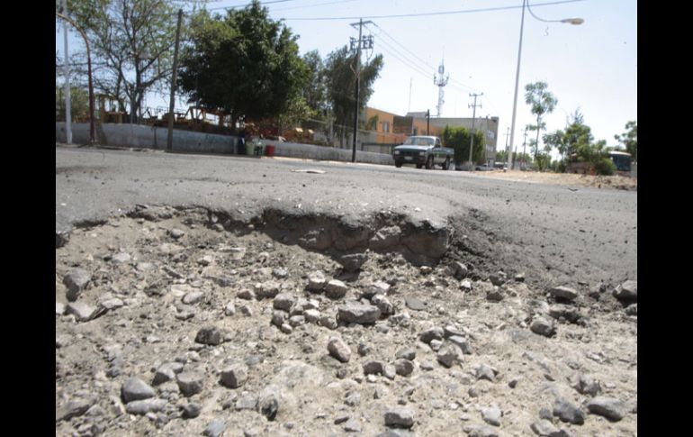 En el temporal, Tlaquepaque cuenta con 120 toneladas de mezcla para labores emergentes de bacheo.S. NUÑEZ  /