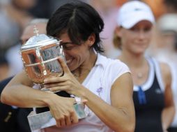 Francesca Schiavone primera italiana en conseguir el titulo del Grand Slam de Roland Garros. AFP  /