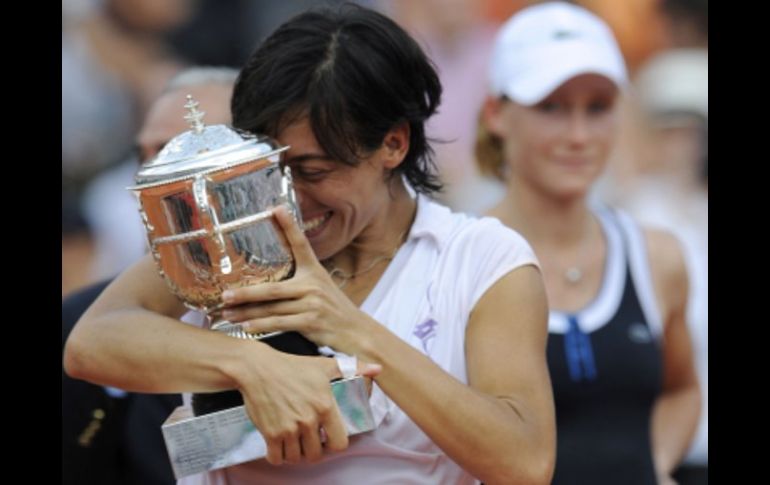 Francesca Schiavone primera italiana en conseguir el titulo del Grand Slam de Roland Garros. AFP  /