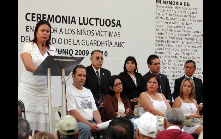 En la ciudad de México otro grupo de padres realizaron una ceremonia paralela a la realizada en Hermosillo. NTX  /