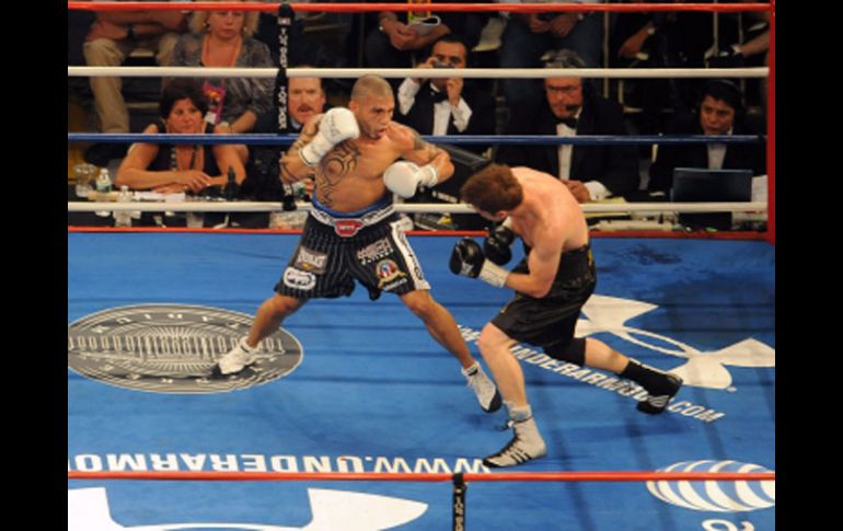 Imagen del comabte entre Cotto y Foreman. EFE  /