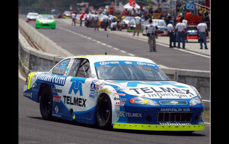 Antonio Pérez conserva el liderato de los Stock Cars de la Nascar Series. MEXSPORT  /