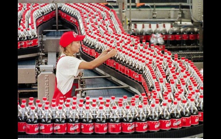 Coke también distribuirá Canada Dry, C'Plus y Schweppes en Canadá. AP  /