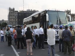 El convoy, compuesto por siete autobuses y varios vehículos, partió el lunes de Ciudad de México. EFE  /