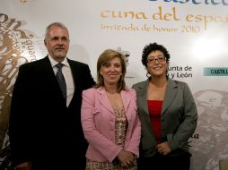 Raúl Padilla, María José Salgueiro y Nubia Macías anunciaron en la ciudad de Madrid el programa de la FIL 2010. NTX  /