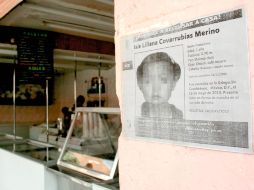 Las autoridades ya habían empezado a colocar carteles con la foto de los menores que supuestamente habían sido “vendidos”. EL UNIVERSAL  /