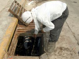 El SIAPA continúa con los trabajos de limpieza de bocas de tormenta. ARCHIVO  /