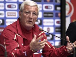 Marcello Lippi rechaza en conferencia de prensa que la Selección campeona del mundo se esté haciendo vieja. AP  /