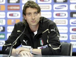 Riccardo Montolivo tendrá que suplir a Andrea Pirlo, lo cual es un gran desafío para el seleccionado siendo este su primer Mundial. AP  /