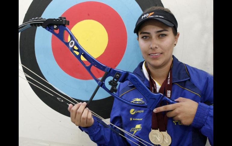 Linda Ochoa consiguió una medalla dorada en la Copa del Mundo del Tiro con Arco. M. FREYRÍA  /