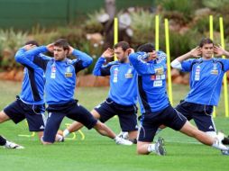 Jugadores de la Selección de Grecia durante un entrenamiento. EFE  /