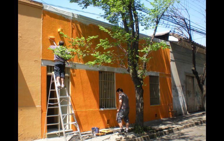 Pintar la casa puede ser un momento de relajación y convivo. ESPECIAL  /