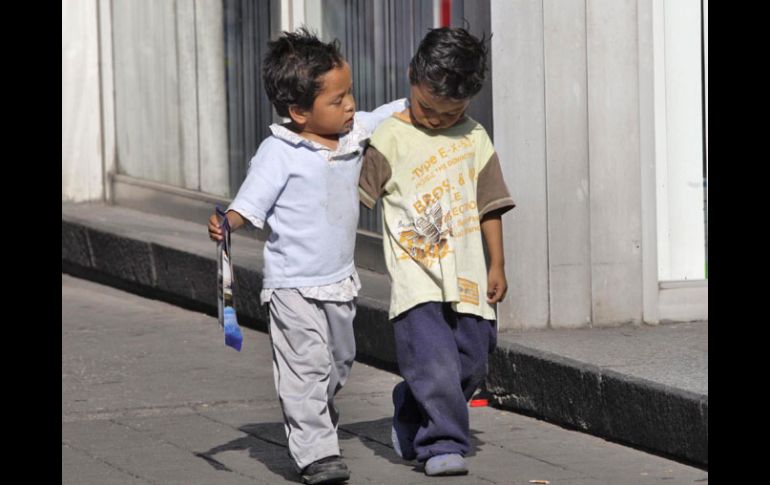 Existen cinco mil 740 infantes que trabajan de manera informal en las calles. S. NÚÑEZ  /