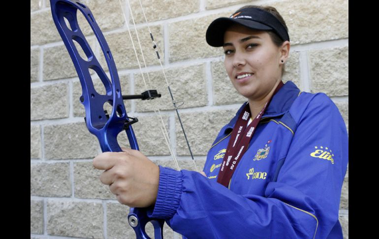 La arquera tapatía, Linda Ochoa tomó la Copa del Mundo como preparación para los Juegos Centroamericanos y del Caribe 2010. M. FREYRÍA  /