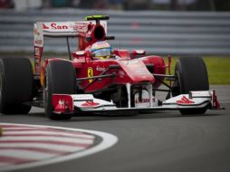 Fernando Alonso, (Ferrari), durante la primera sesión de entrenamientos libres. EFE  /