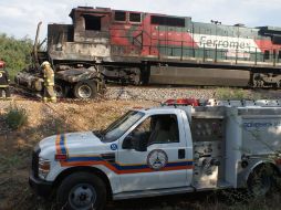 A causa del accidente la circulación en la vía del tren quedó imposibliltada. ESPECIAL  /