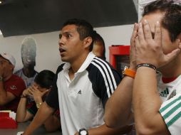 Ramón vio el partido del Tricolor con su familia, en el restaurante de tortas ahogadas que tiene en esta ciudad. M. FREYRIA  /