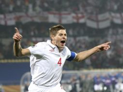 Steven Gerrard celebra el 1-0 que marcó contra Estados Unidos. EFE  /