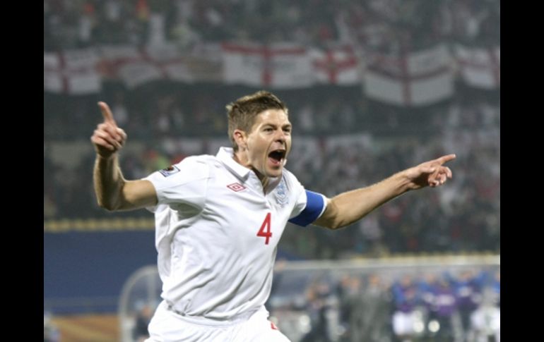 Steven Gerrard celebra el 1-0 que marcó contra Estados Unidos. EFE  /