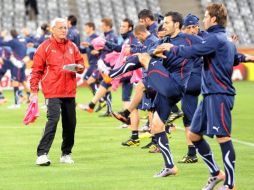 El director técnico de la Selección de Italia, Marcello Lippi, durante un entrenamiento. EFE  /