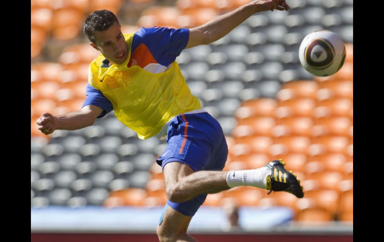 Robin van Persie atacante de la Selección holandesa y del Arsenal inglés. REUTERS  /