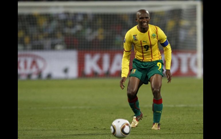 Samuel Eto'o durante el partido de la Selección de Camerún ante Japón. AP  /