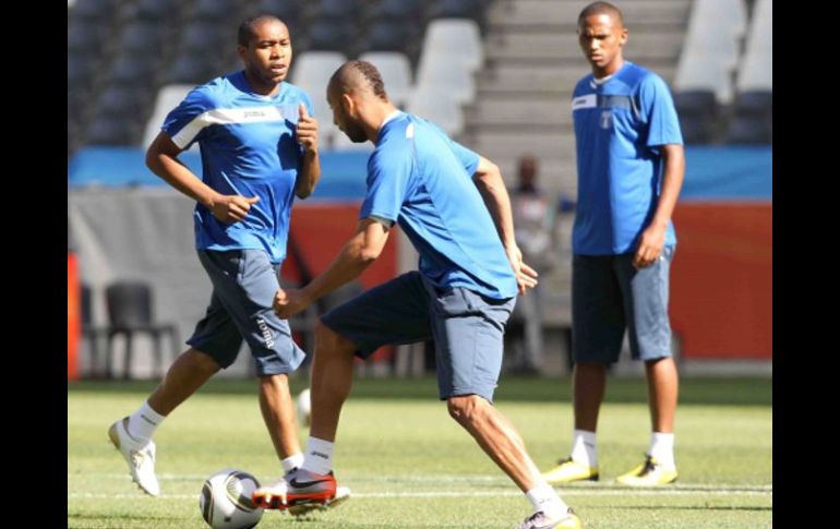 Los catrachos debutarán mañana ante la Selección chilena. EFE  /