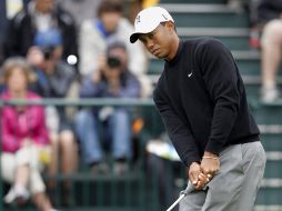 Tiger Woods se prepara para comenzar a jugar desde mañana el segundo “Major” del año de la PGA. REUTERS  /