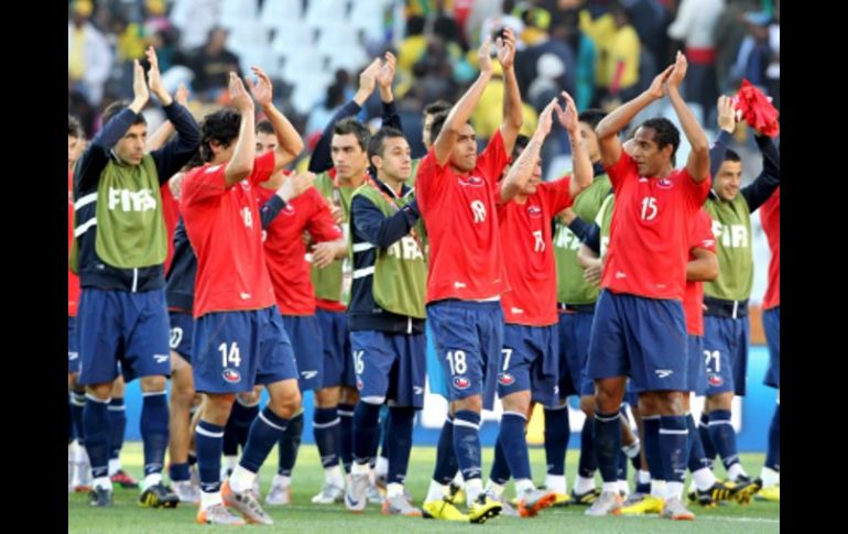 Los jugadores de Chile tuvieron su primer triunfo en un Mundial. EFE  /