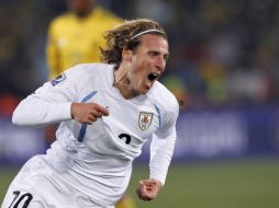 El uruguayo Diego Forlán durante el encuentro ante Sudáfrica. REUTERS  /