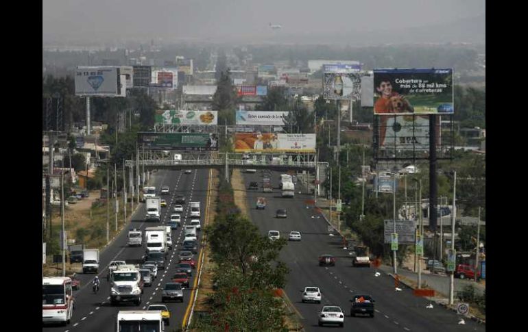 Enrique Alfaro señaló que pretenden construir la obra en un punto con mayor número de asentamientos urbanos. E. PACHECO  /