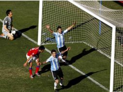 La Selección de Argentina festeja su espectacular encuentro ante Corea del Sur. AFP  /