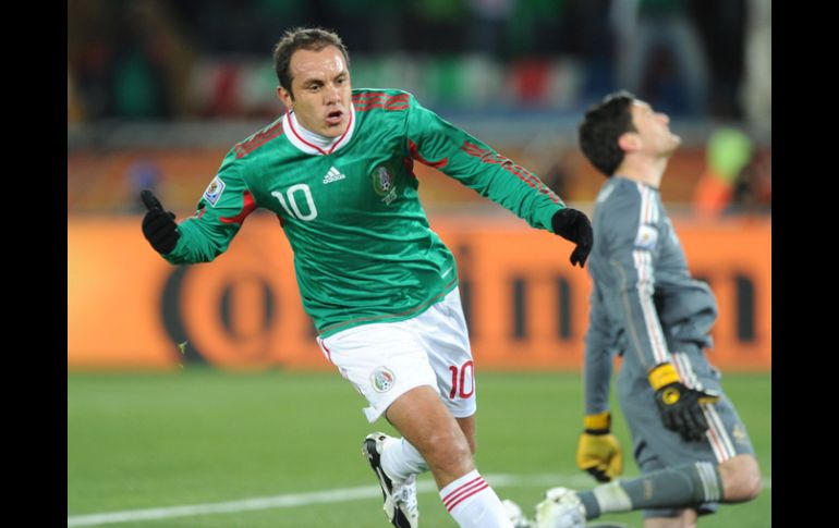 Cuauhtémoc Blanco anotó el segundo gol contra Francia por la vía del penal. NTX  /